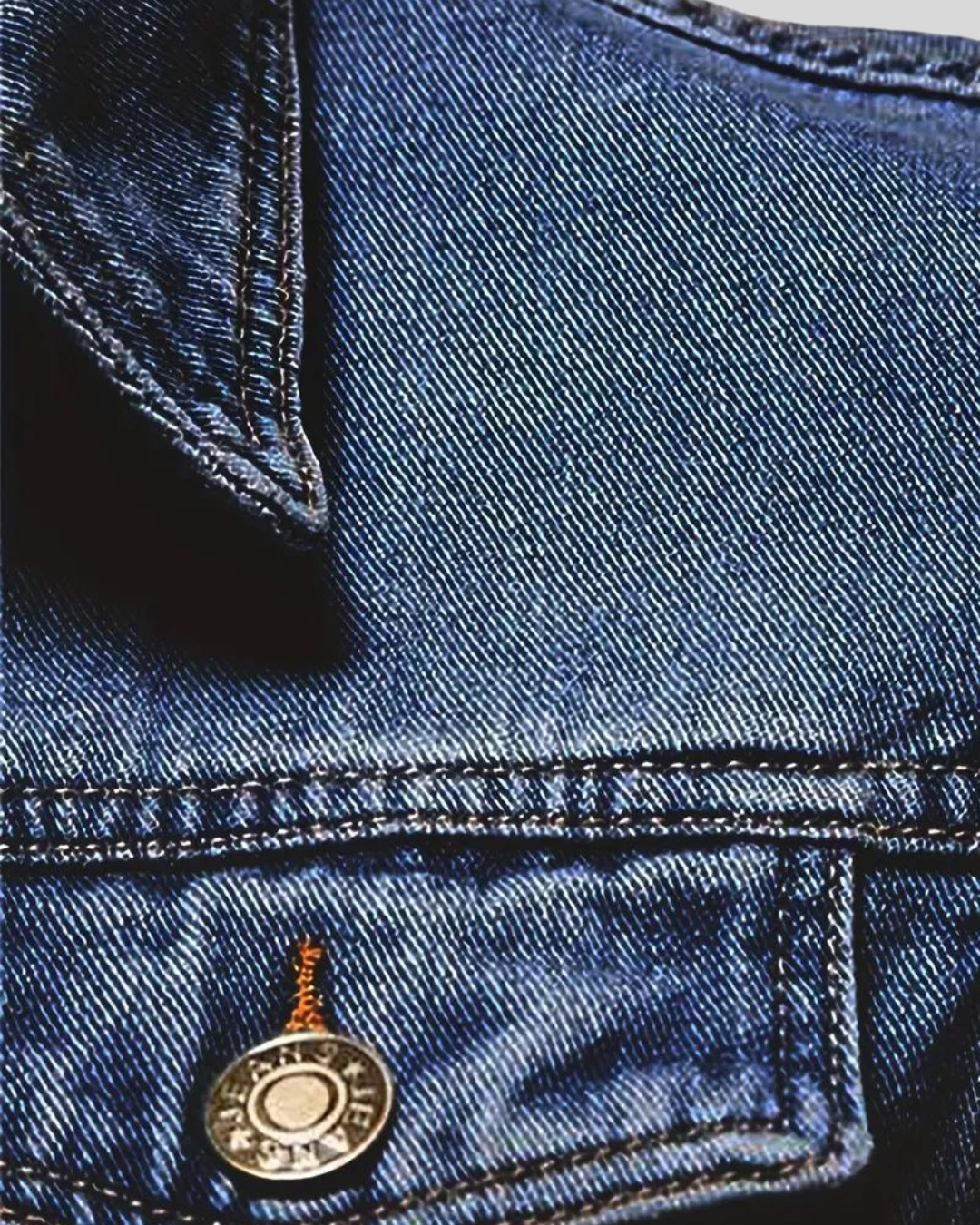 Chaqueta de mezclilla azul para hombre, estilo casual contemporáneo, perfecta para cualquier temporada.