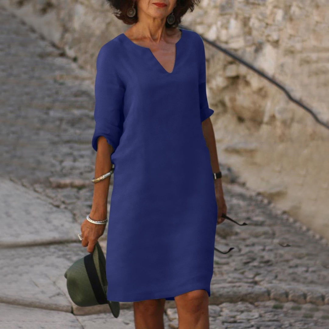 Casual women's maxi dress, perfect for relaxed daily wear, offering style and comfort. Short sleeve.