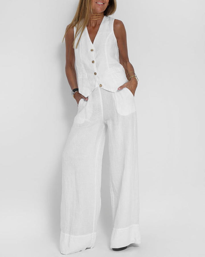 Stylish women's summer co-ord set: comfortable top & shorts for a chic, casual warm-weather look.