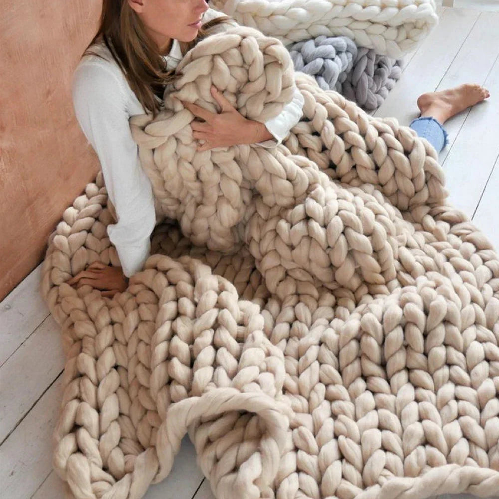 Knitted swatch made from chunky XL wool yarn, highlighting its softness.