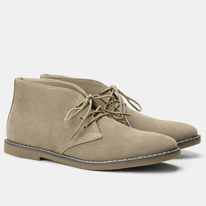 Timeless men's desert boots, combining classic style with comfortable design, suitable for all seasons.