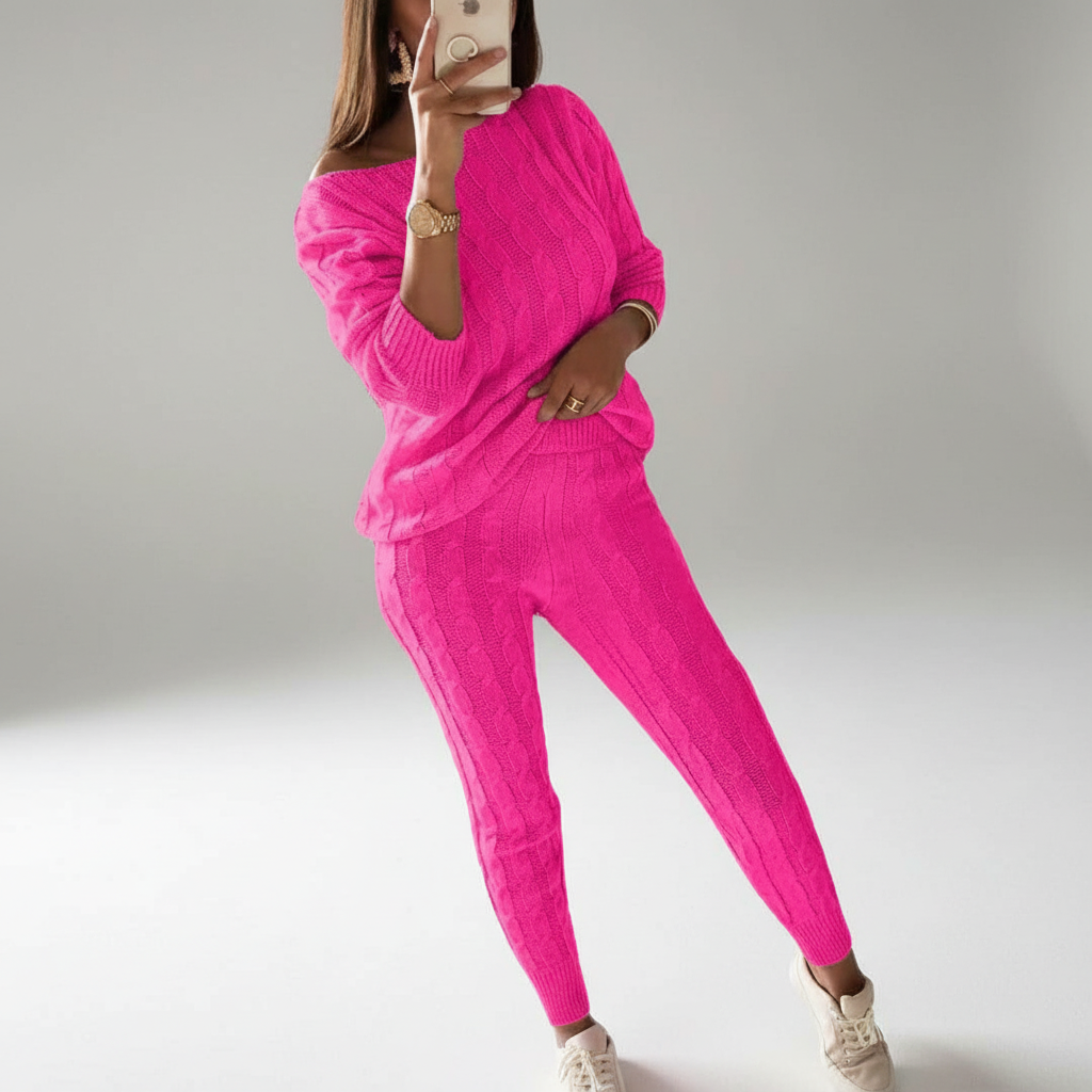 Soft knitted lounge set for women, elegant leisure outfit in autumn winter style