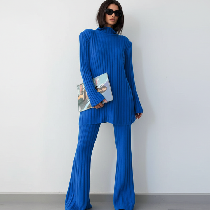 Warm knit loungewear set in an oversized style, women's autumn and winter comfort apparel.