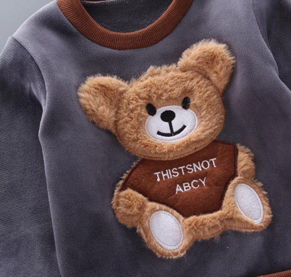 Stylish baby & toddler 3-piece bear print clothing set. Perfect gender-neutral gift for cozy little ones.