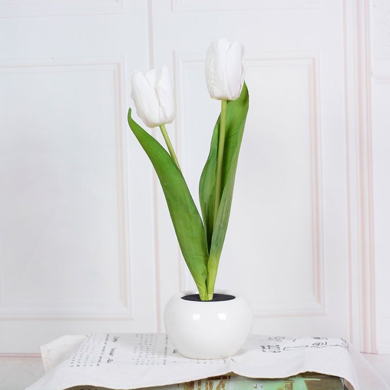 Enchanting LED tulip lamp providing beautiful decorative lighting, perfect as an ambient light source or a captivating centerpiece.