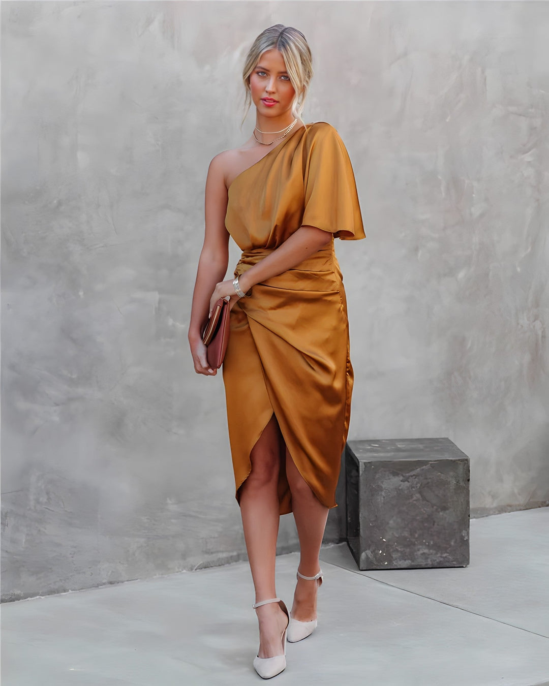 Luxurious one-shoulder evening dress for women. Elegant formal gown, perfect for galas & parties.