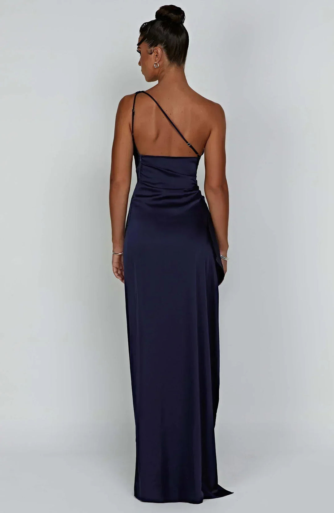 Stunning women's one-shoulder satin gown with a high split, perfect for a grand entrance.