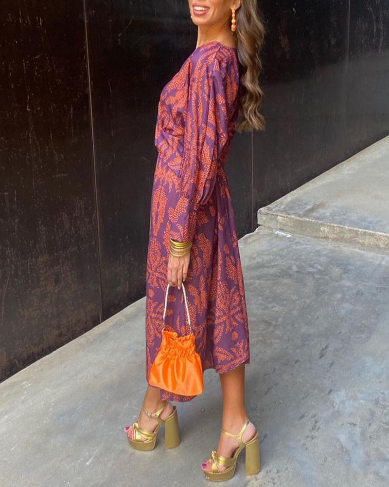 Chic ladies' long summer dress, ideal for parties & sophisticated evening wear.