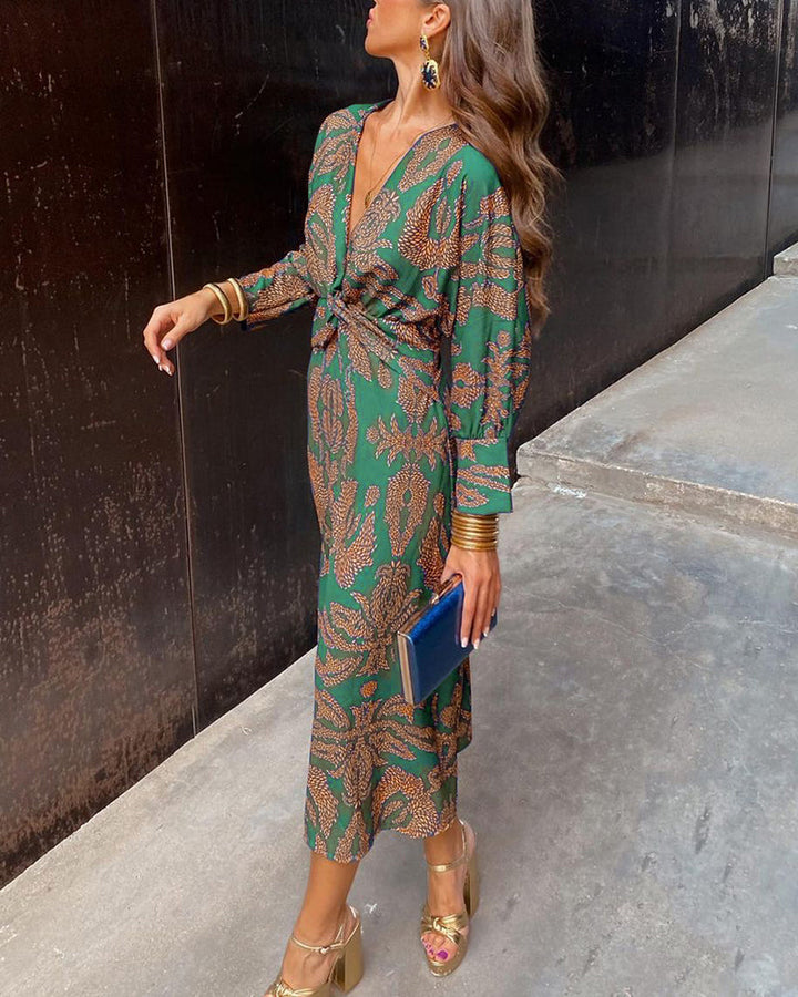 Timeless formal summer dress for women, combining comfort with sophisticated flow.