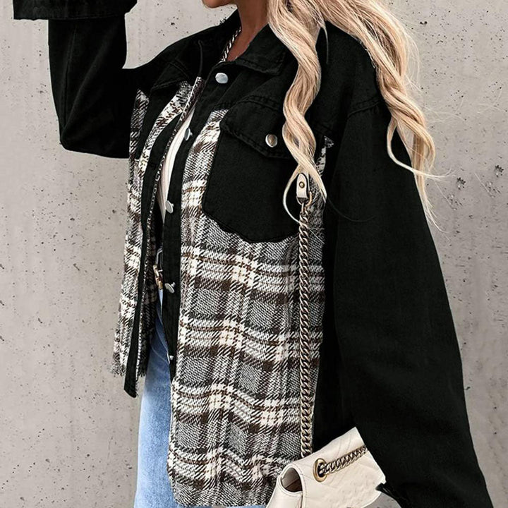 Modern women's casual jacket, an elegant and comfortable outerwear piece for daily versatility.