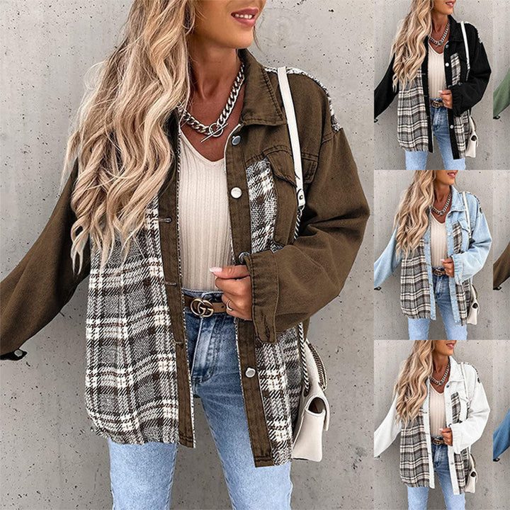 Sophisticated women's jacket with button closure, an elegant and comfortable piece for daily wear.