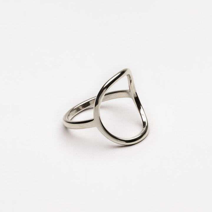 Hypoallergenic gold oval ring for women, ensuring comfortable & durable everyday wear.