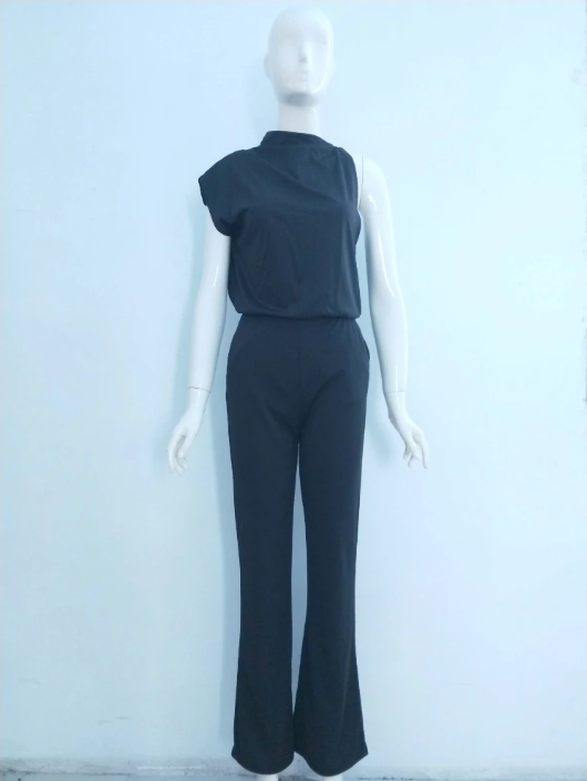 Chic women's sleeveless wide-leg jumpsuit, ideal for office wear, casual outings, or summer parties.