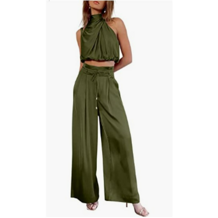 Versatile women's summer jumpsuit. Relaxed fit, comfortable, and stylish for casual or elegant warm-weather outfits.
