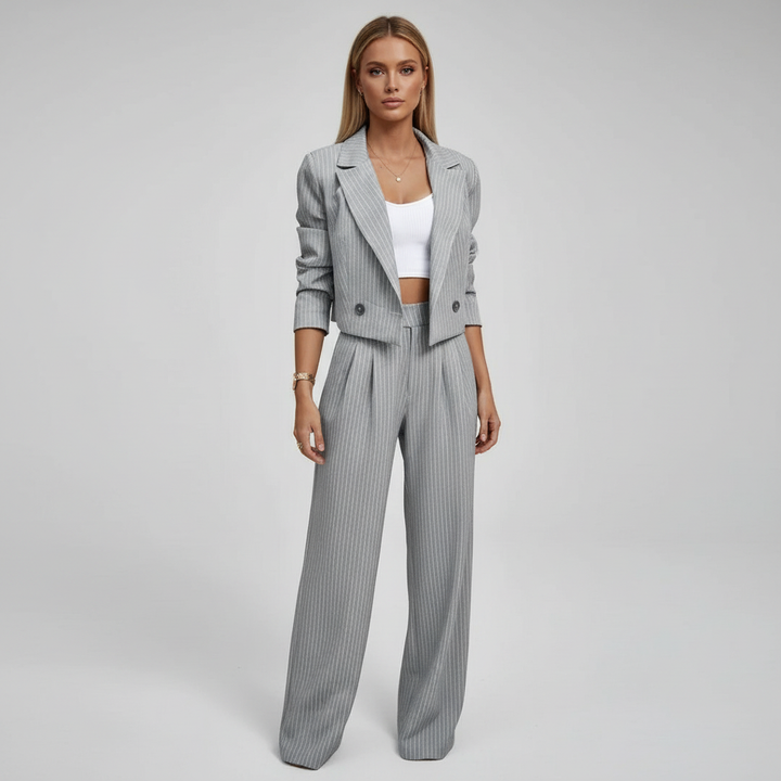 White Regina trouser suit for women, elegant and comfortable two-piece office fashion