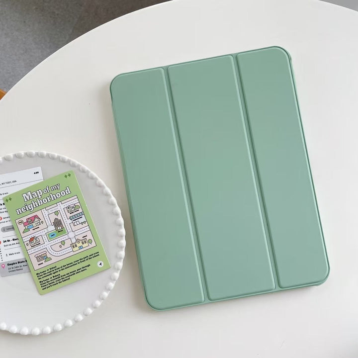 Durable silicone case, FlexFold Smart Case for iPad, providing robust tablet protection and a sleek design