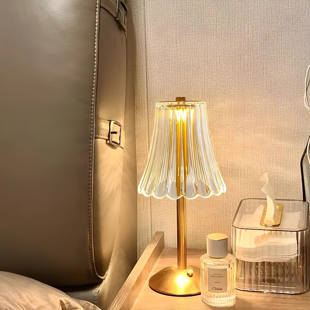 Compact golden crystal LED lamp, rechargeable for flexible home lighting solutions
