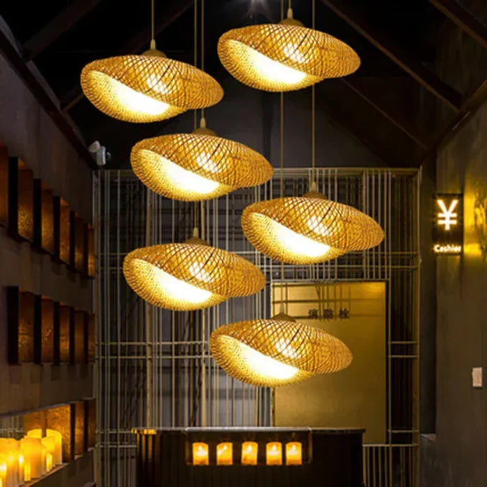 Natural Woven Rattan Pendant Lamp: Handcrafted ceiling light for unique, eco-friendly home decor.