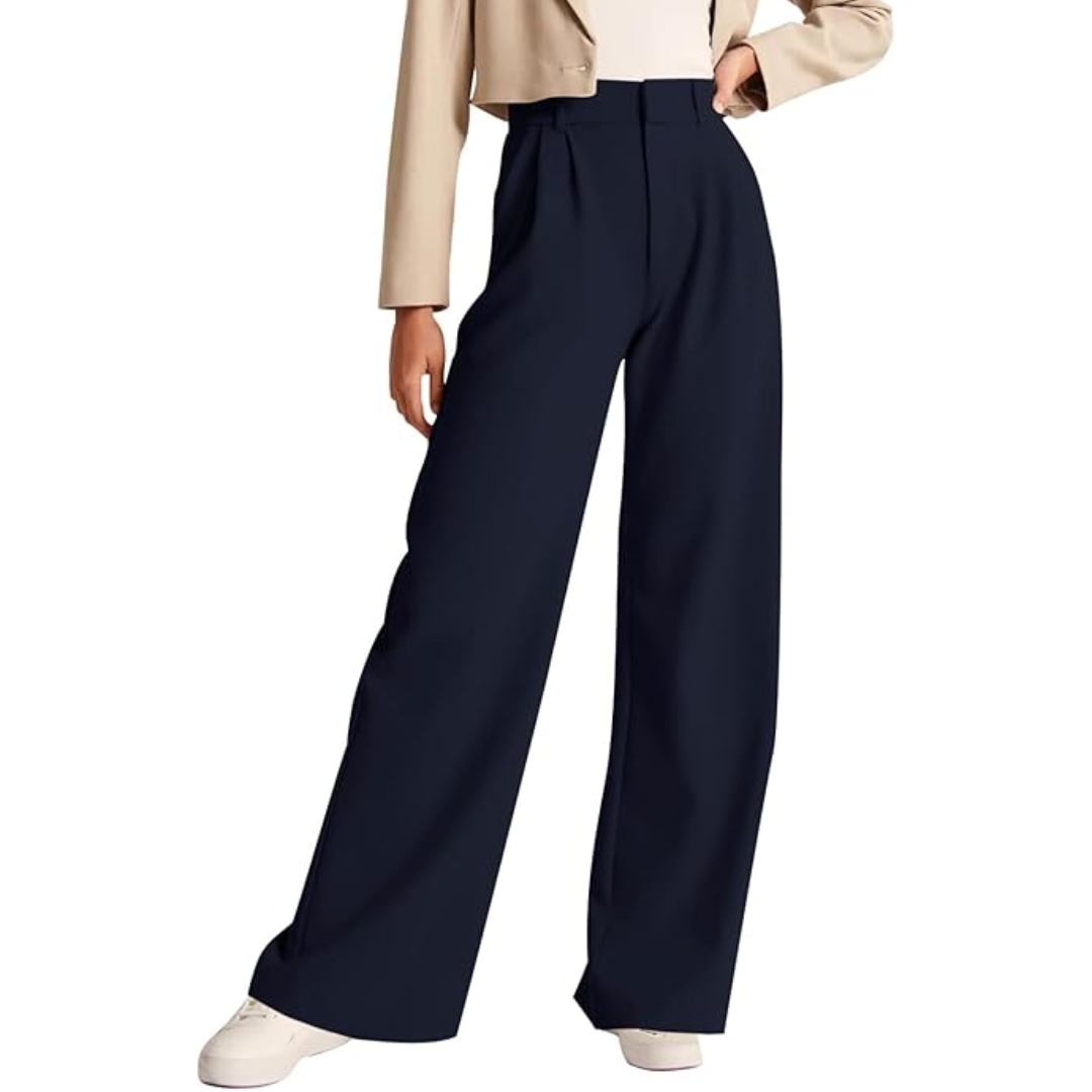 Detail of the waistband and front pockets on women's high-waisted business casual pants
