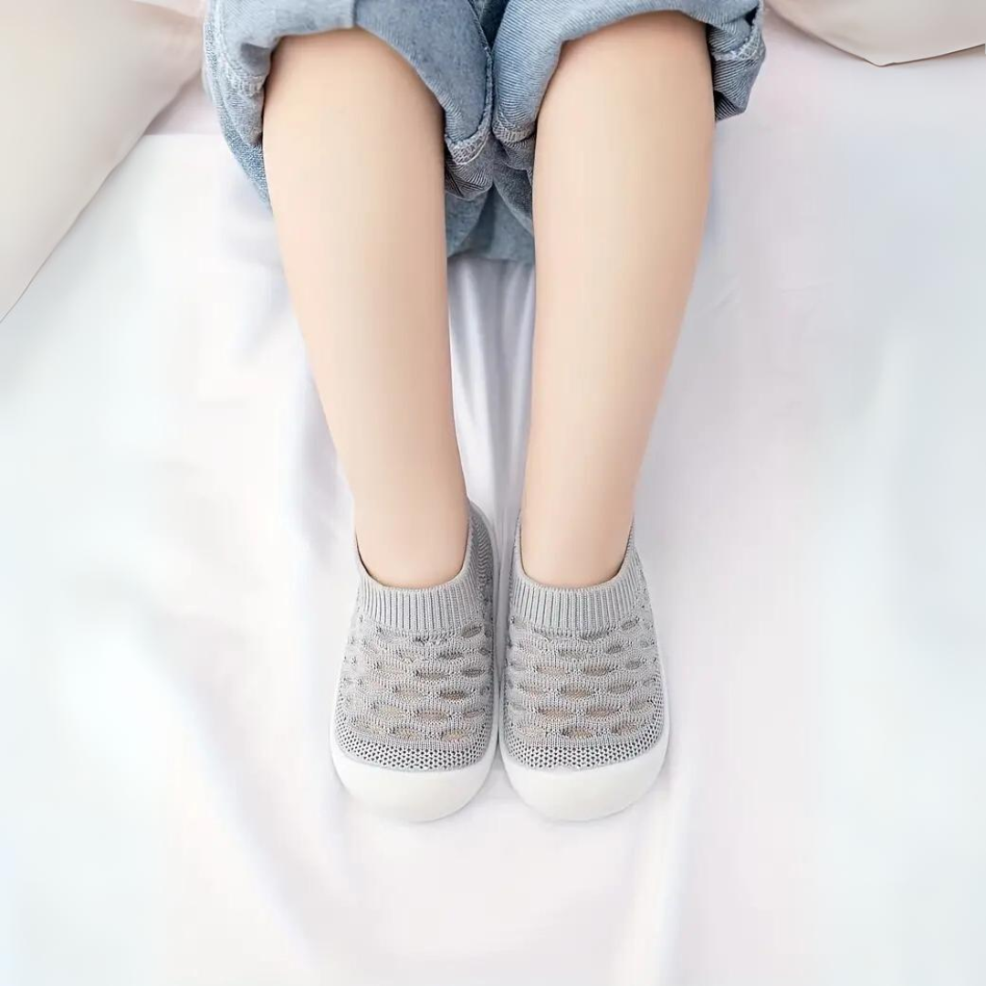 Flexible FlexiFeet kids' barefoot shoes, perfect for playtime & active kids, ensuring natural movement & comfort.