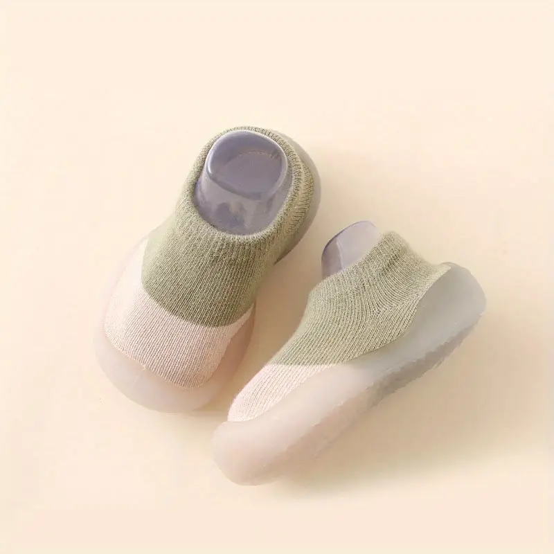 Breathable FreeStep kids' barefoot sneakers for healthy foot development, active play & comfort.
