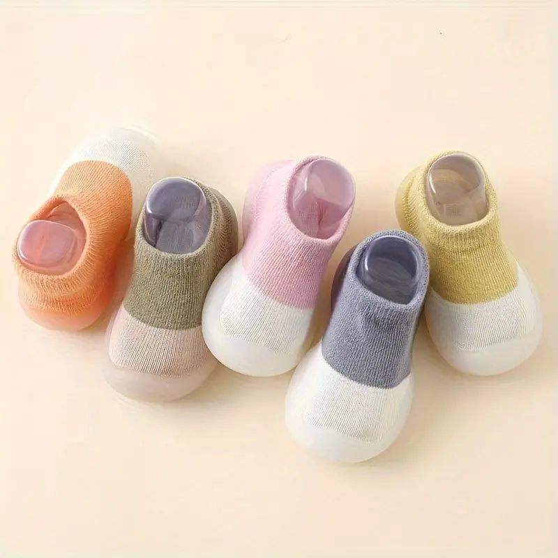 Boys & girls FreeStep barefoot sneakers promoting healthy feet, natural movement & comfortable play.