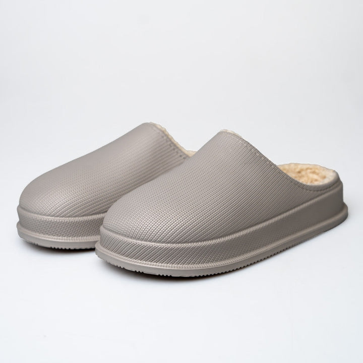 Non-slip Luna women's indoor slippers, cloud-soft and comfy house shoes for ladies.