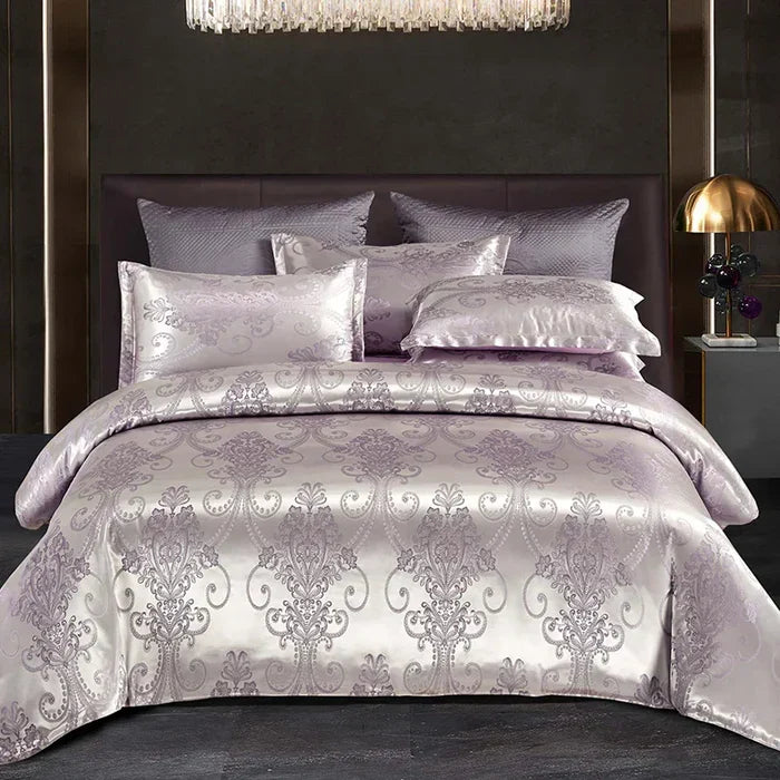 Luxury home textile: satin duvet cover & matching pillowcases for comfort.