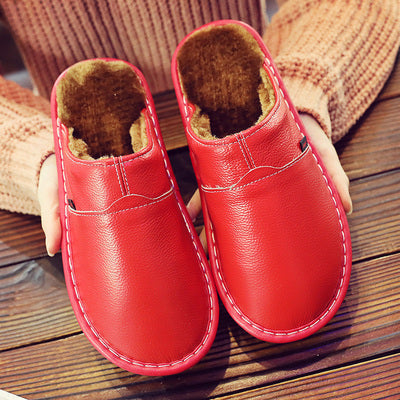 Warm, waterproof Matthias men's slippers provide ultimate foot comfort as indoor/casual house shoes.
