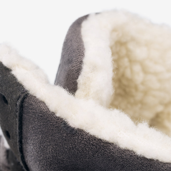 Durable men's Bjorn warm winter snow boots, built to withstand harsh icy conditions. Water-repellent.
