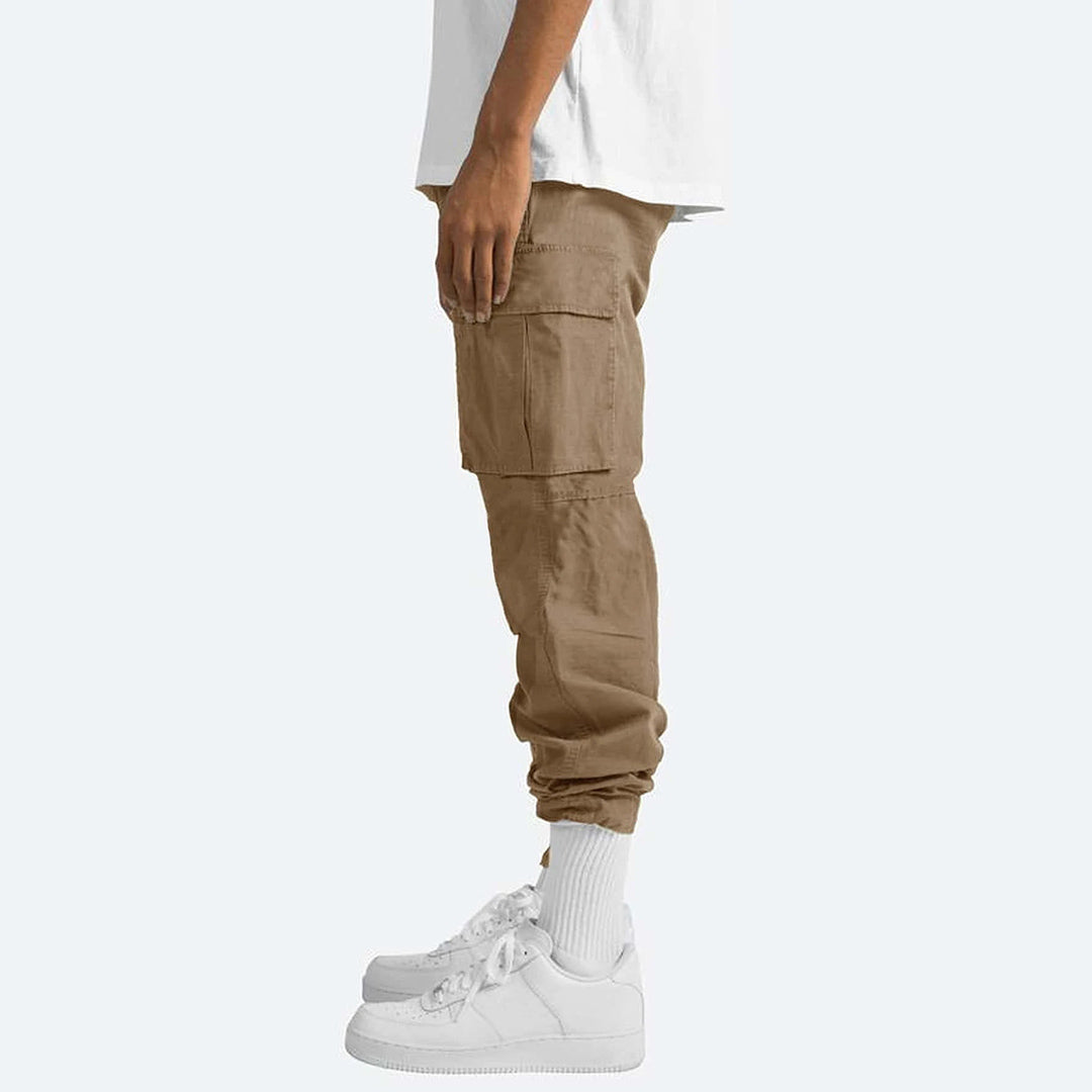 Multi-pocket men's casual cargo pants, essential for versatile daily wear.