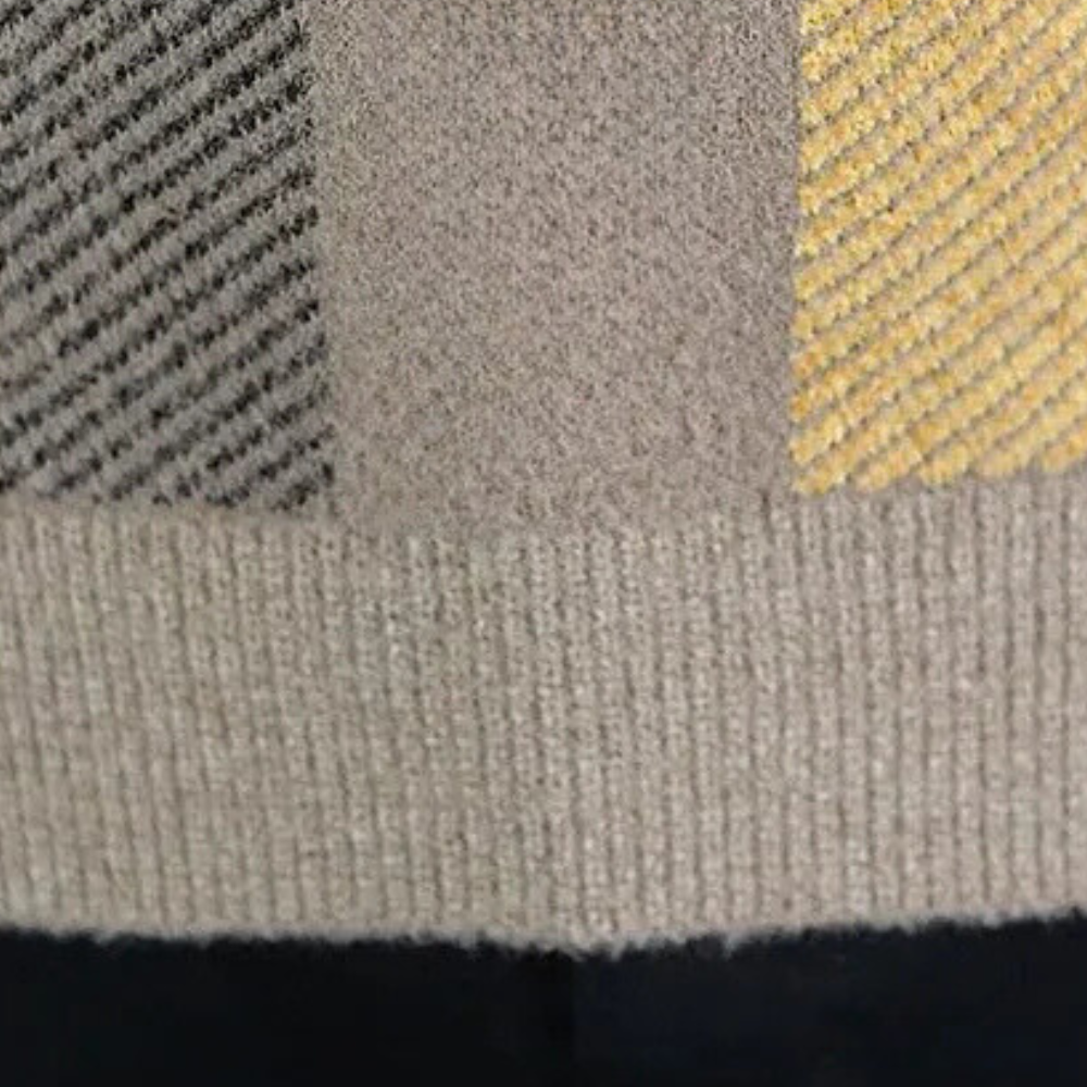 Timeless men's casual knit sweater. Ultra-comfortable long-sleeve pullover, perfect for everyday fashion.