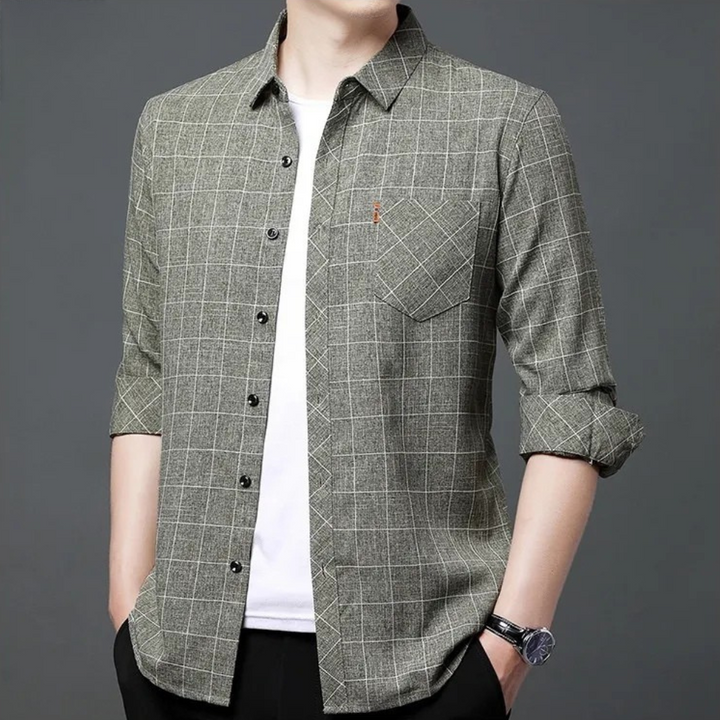 Soft cotton men's classic plaid button-up shirt, long sleeve. A comfortable and stylish choice for daily wear.