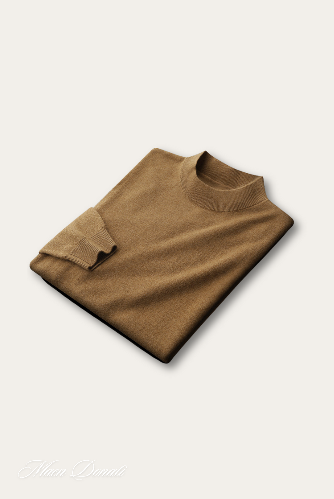 Classic men's round neck sweater, offering comfortable and cozy style for everyday and winter outfits.