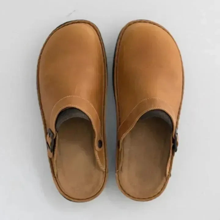 Durable men's Lennart clogs with profiled sole & arch support for all-day comfort.
