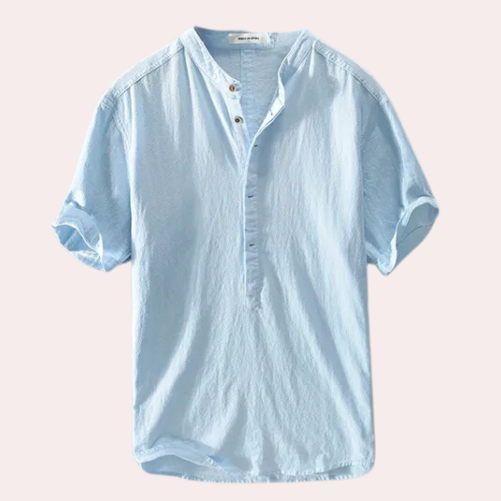 Men's comfortable summer shirt, lightweight short sleeve for warm weather. Effortless casual style.