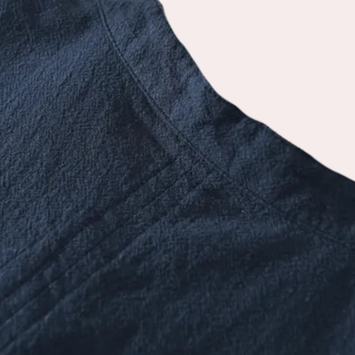 Effortless style: men's casual summer shirt. Lightweight, comfortable short sleeve for warm weather.