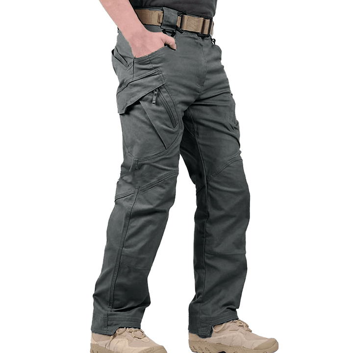 Men's tactical stretch cargo trousers, ideal activewear for demanding outdoor adventures.