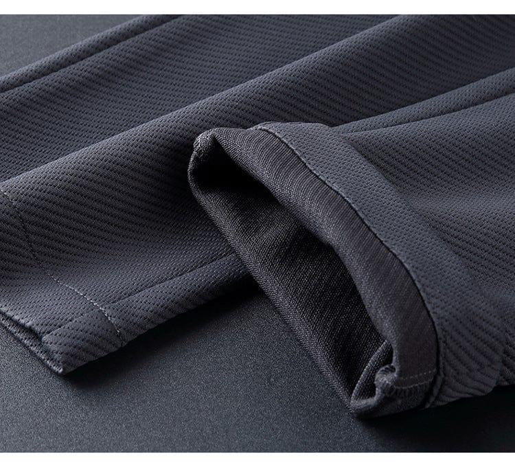 Fashionable men's Lycra lounge suit: a comfortable and stylish all-season outfit.