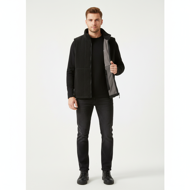 Sleeveless men's outdoor vest by Daniel, providing warmth and utility with zipper pockets