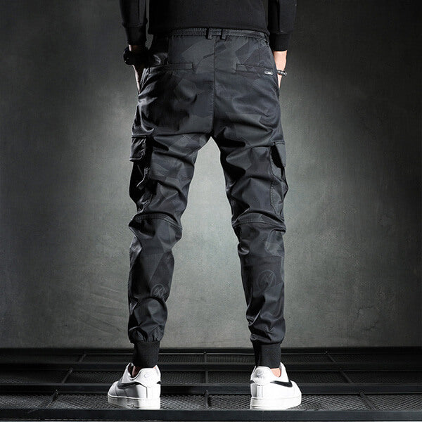 Stylish men's Lars sporty cargo pants, perfect for casual wear, travel, and modern men's fashion.