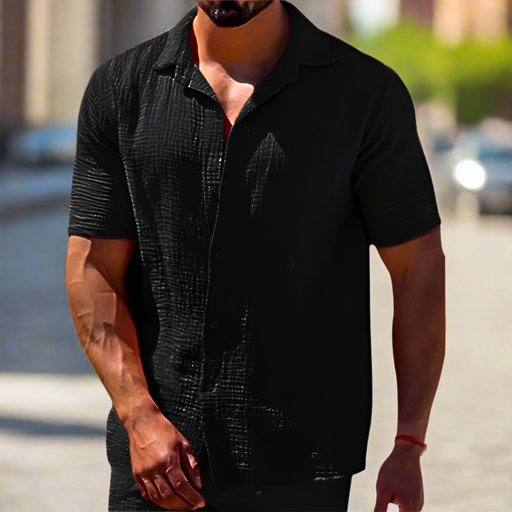 Lorenzo men's linen shirt, a lightweight and comfortable top for everyday wear