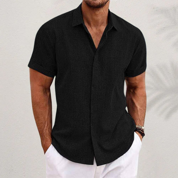 Casual men's summer fashion shirt with a classic collar, ensuring style and comfort.