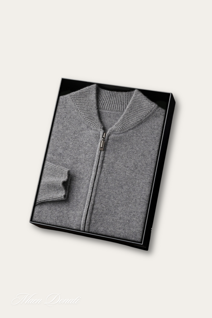 Lucas men's elegant cashmere pullover, a luxurious warm top for stylish winter fashion.
