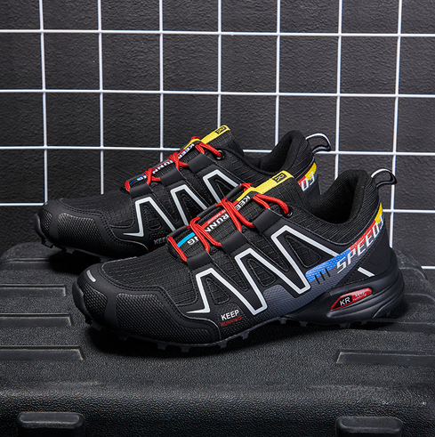 Men's Maxim trail walking shoes, designed for ultimate comfort and support on rugged paths.