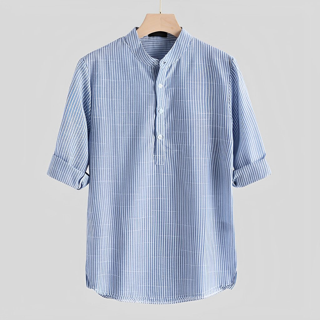 Casual men's summer shirt, short sleeve, modern fit, versatile for summer outings