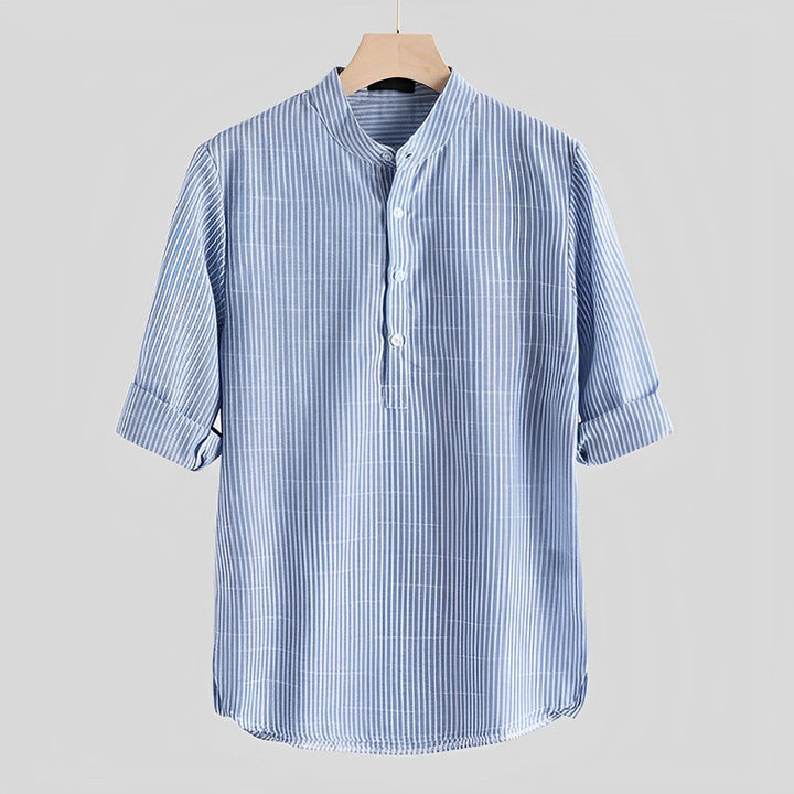 Casual men's summer shirt, short sleeve, modern fit, versatile for summer outings
