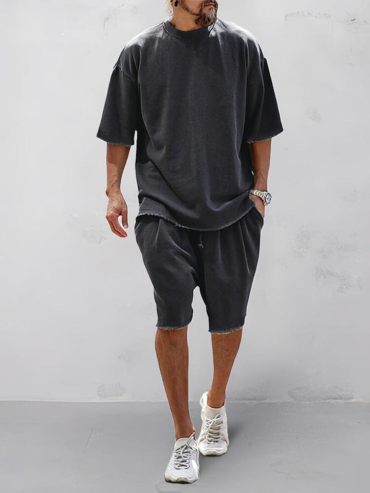 Men's relaxed fit leisure sports set. Comfortable two-piece urban activewear for casual fashion & everyday style.
