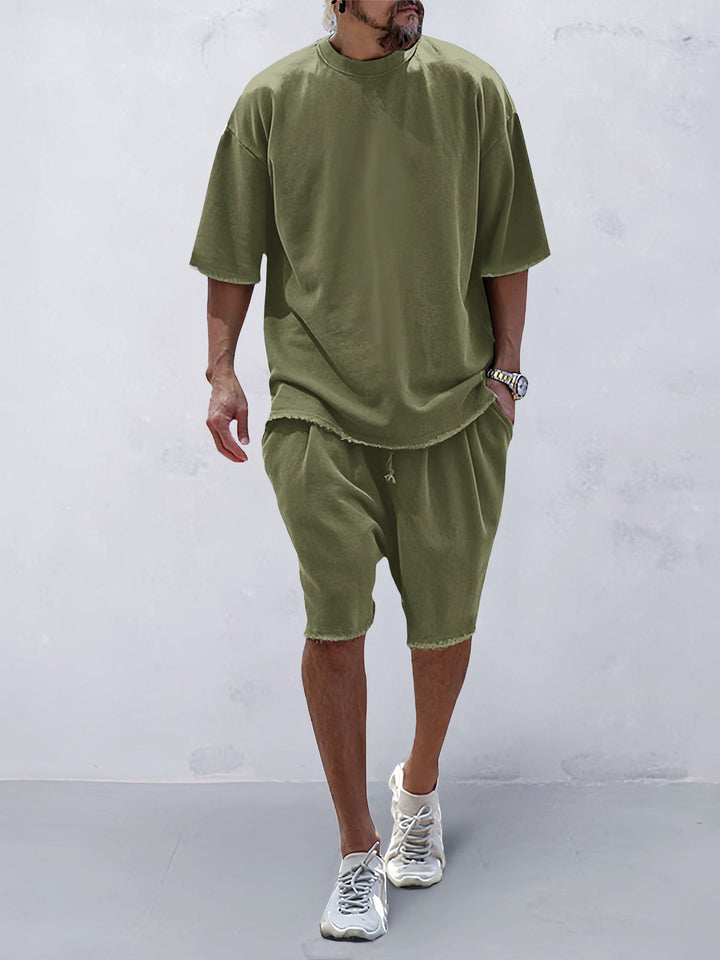 Comfortable men's lounge set with relaxed fit. Urban style activewear perfect for leisure, sports & everyday casual wear.