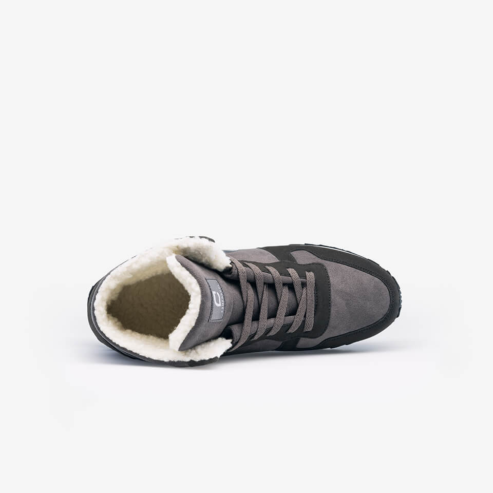 Top view of Ruben men's winter boots, emphasizing the secure lacing and durable upper.